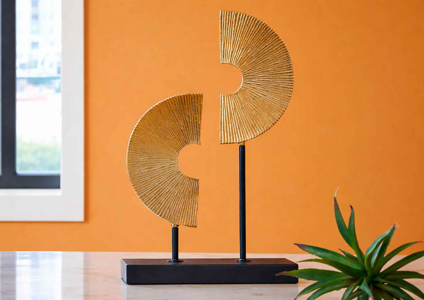 Escultura Berrnette gold