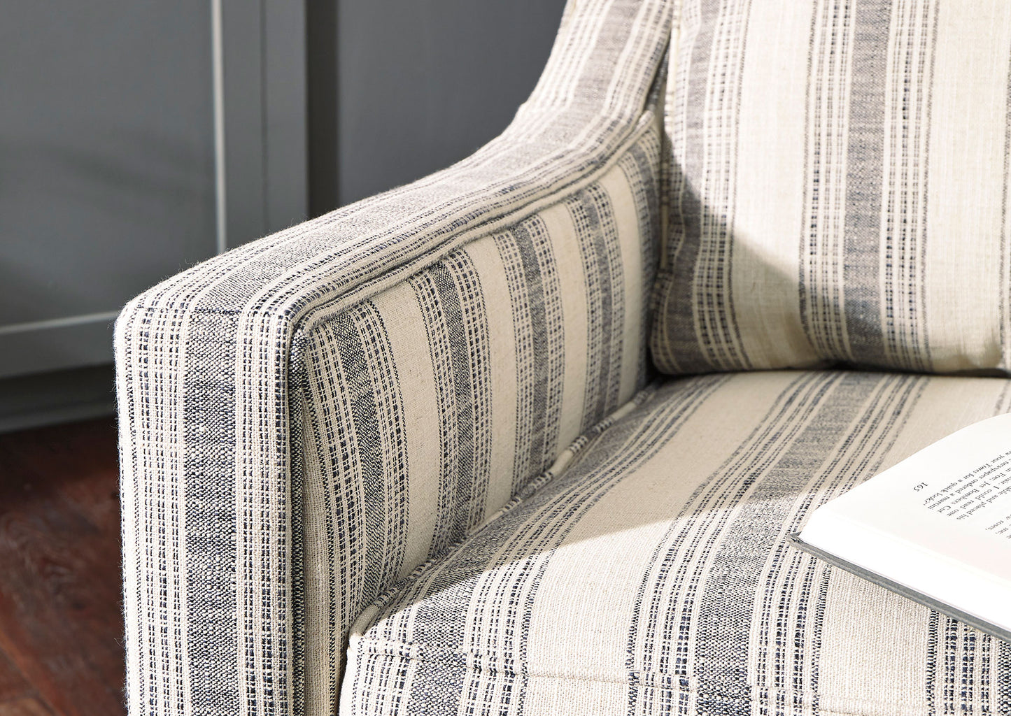Poltrona giratoria Kambria ivory