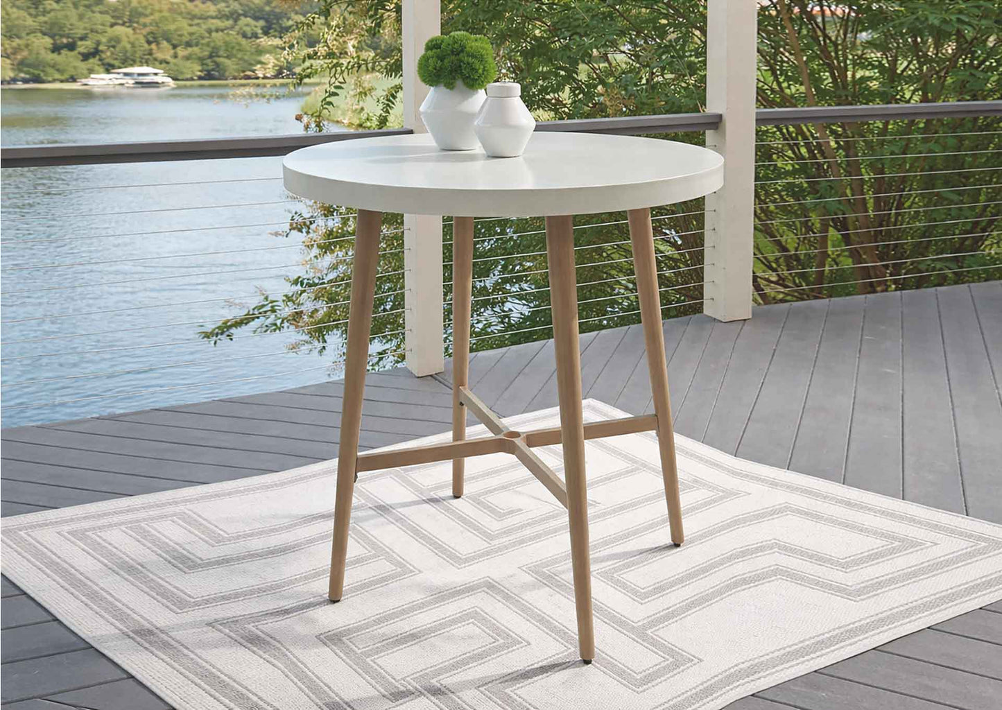 Mesa lateral terraza Seton Creek