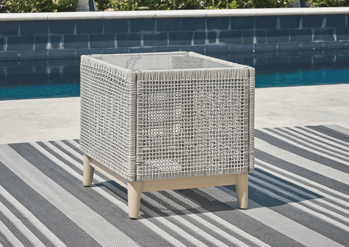 Mesa lateral terraza Seton Creek
