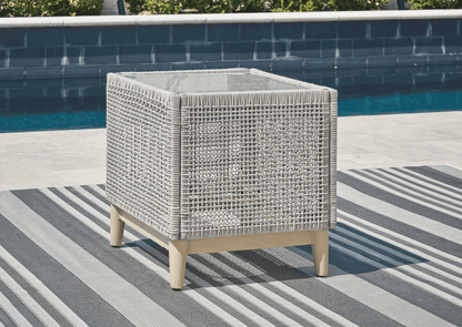 Mesa lateral terraza Seton Creek