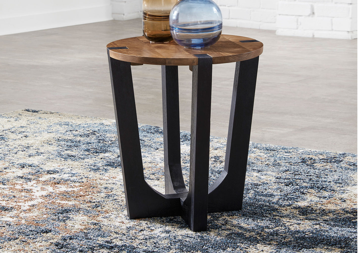 Mesa lateral Hanneforth